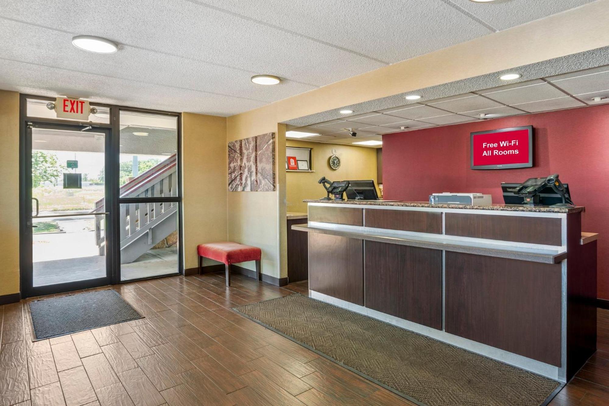 Motel Red Roof 2*