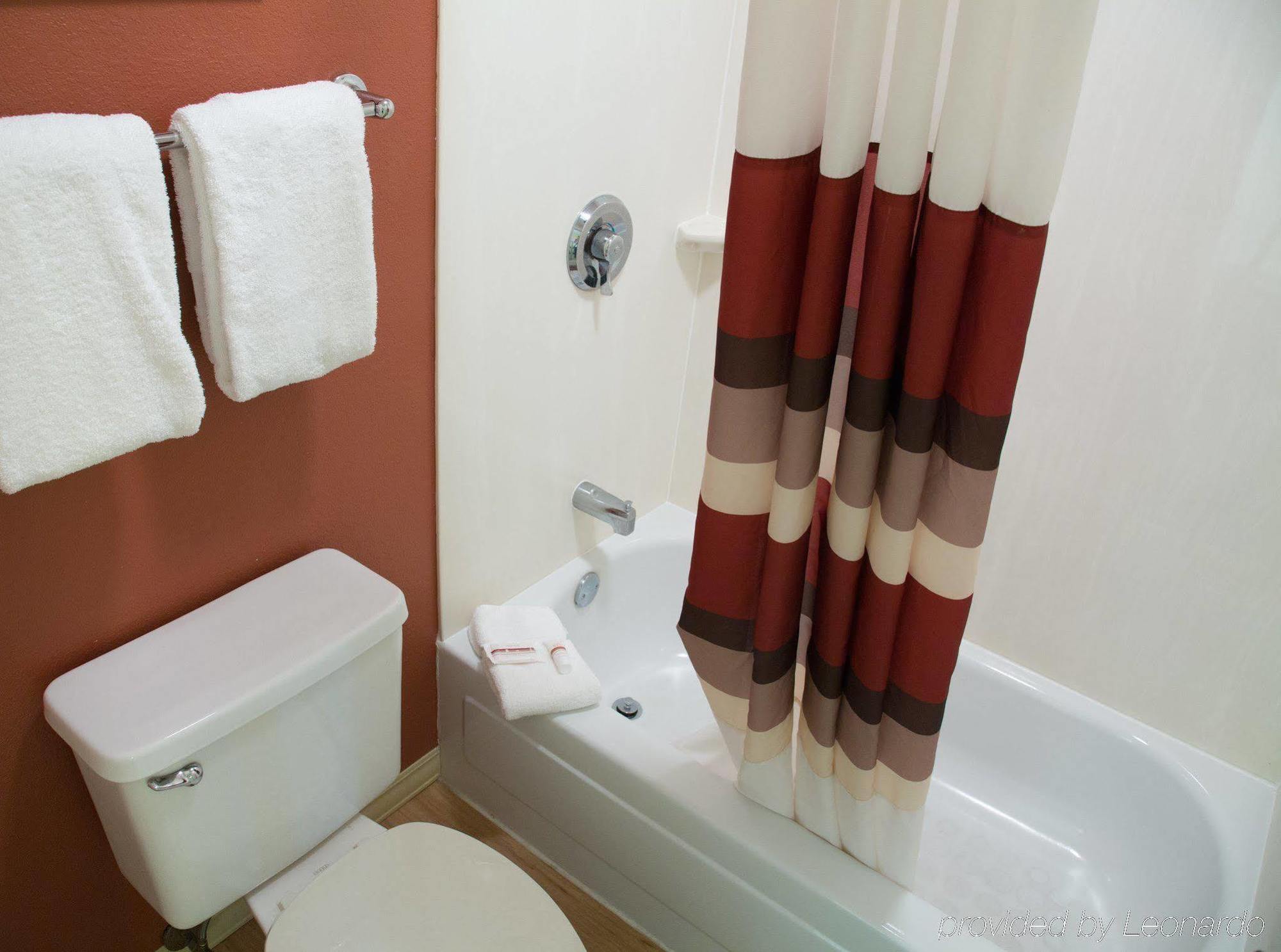 Red Roof Motel 2*
